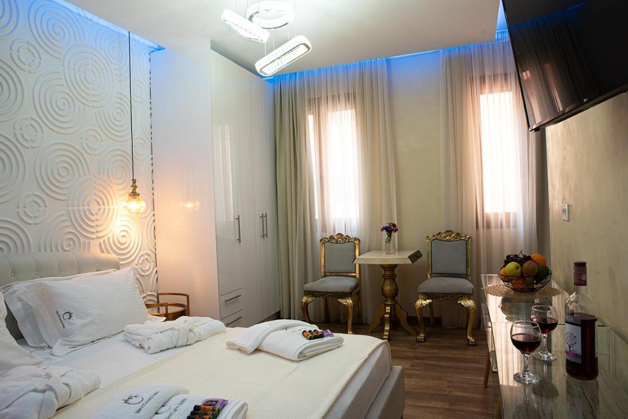 Edward Luxury Suites 干尼亞 外观 照片